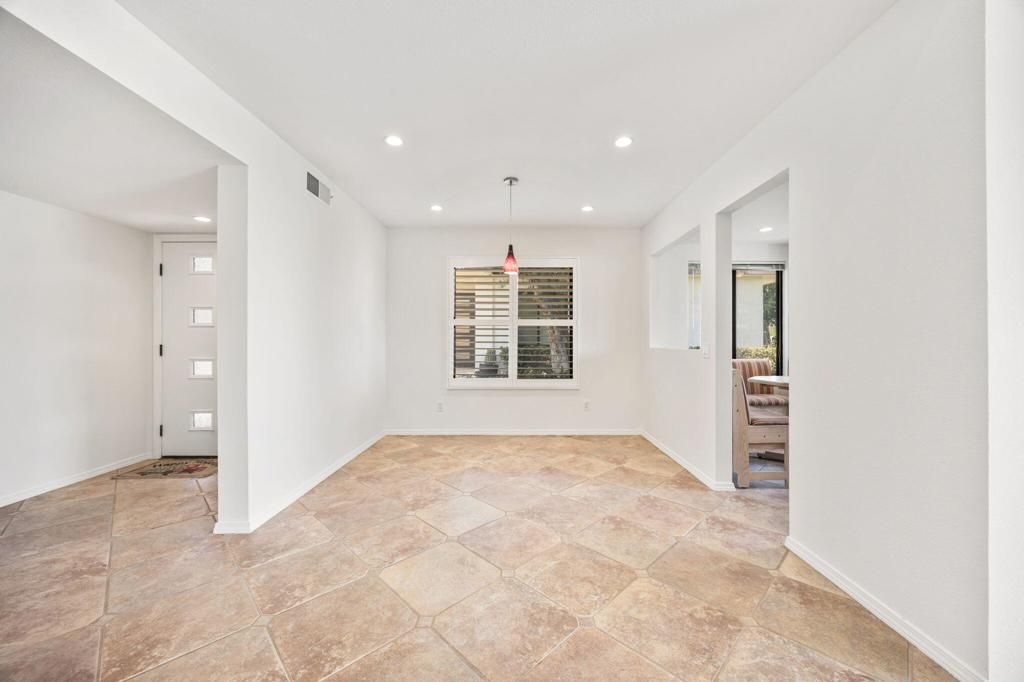 Image 8 of property listing at 85 Calle Encinitas, Rancho Mirage, CA 92270