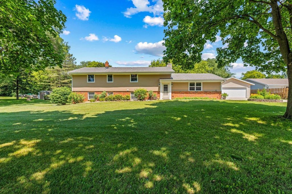 N1955 Parkview CIRCLE, Palmyra, WI 53156