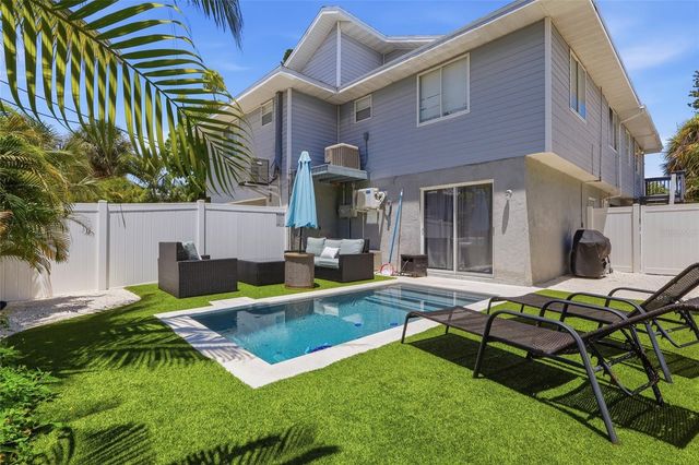 207 71ST STREET E, Holmes Beach, FL 34217