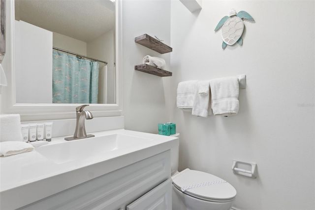207 71ST STREET E, Holmes Beach, FL 34217