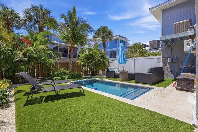 207 71ST STREET E, Holmes Beach, FL 34217