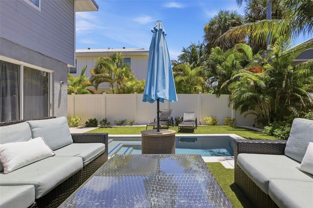 207 71ST STREET E, Holmes Beach, FL 34217