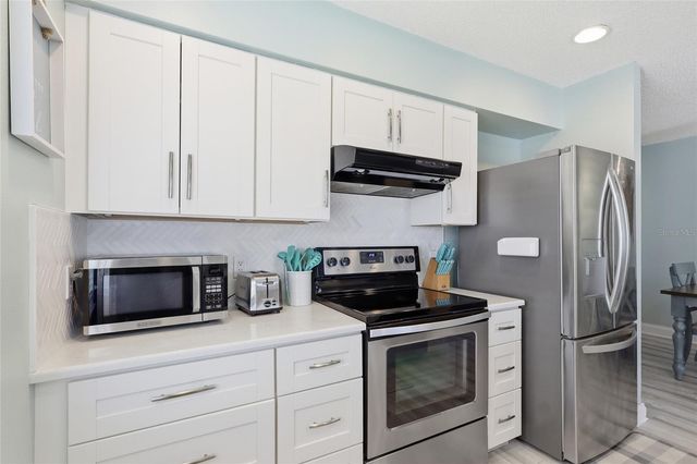 207 71ST STREET E, Holmes Beach, FL 34217
