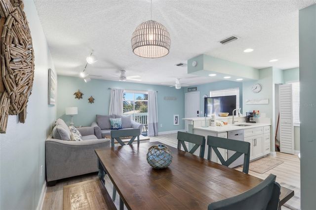207 71ST STREET E, Holmes Beach, FL 34217