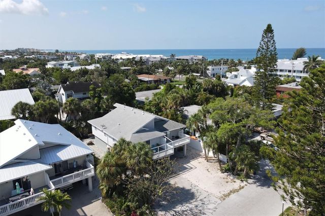 207 71ST STREET E, Holmes Beach, FL 34217