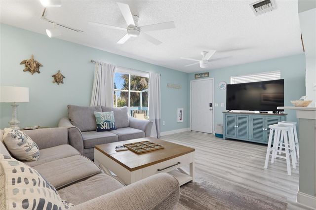 207 71ST STREET E, Holmes Beach, FL 34217