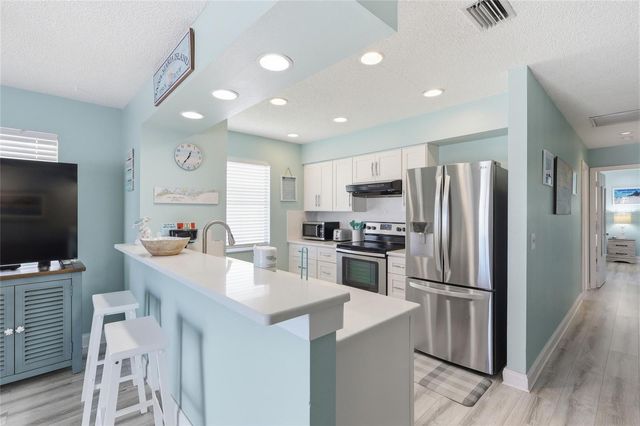 207 71ST STREET E, Holmes Beach, FL 34217