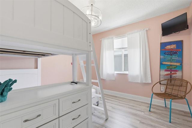 207 71ST STREET E, Holmes Beach, FL 34217
