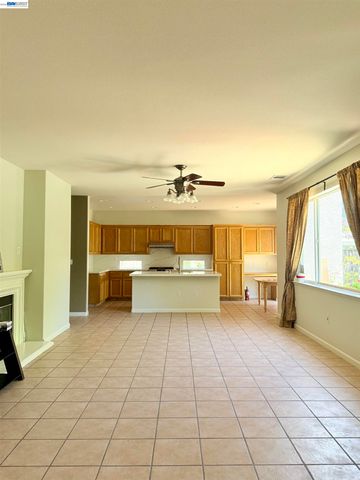 852 Meadow View Dr, Richmond, CA 94806