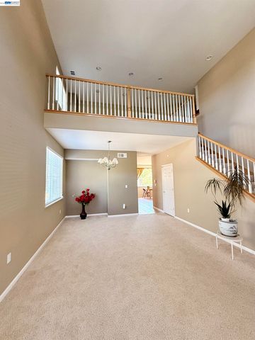 852 Meadow View Dr, Richmond, CA 94806