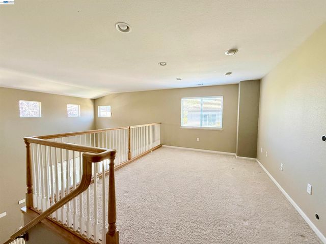 852 Meadow View Dr, Richmond, CA 94806