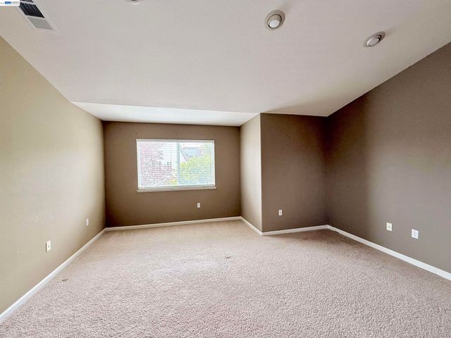 852 Meadow View Dr, Richmond, CA 94806