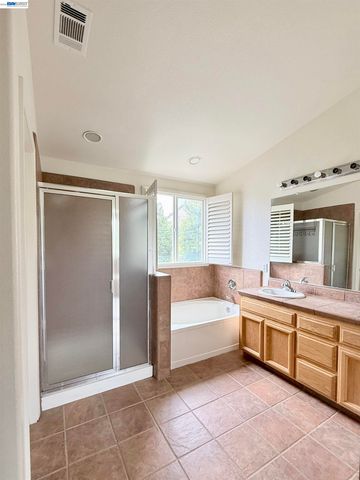 852 Meadow View Dr, Richmond, CA 94806