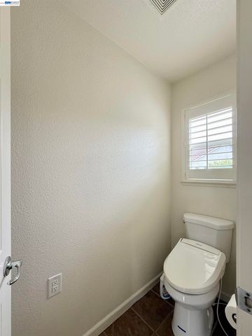 852 Meadow View Dr, Richmond, CA 94806