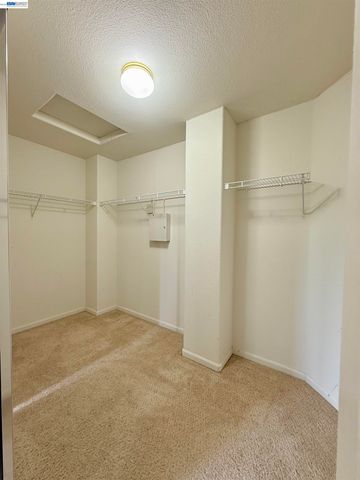 852 Meadow View Dr, Richmond, CA 94806