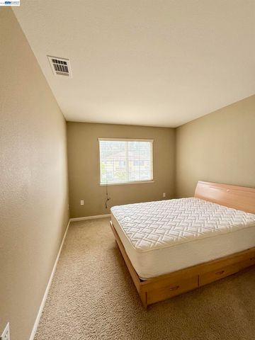 852 Meadow View Dr, Richmond, CA 94806