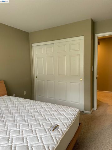 852 Meadow View Dr, Richmond, CA 94806