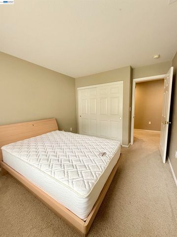 852 Meadow View Dr, Richmond, CA 94806
