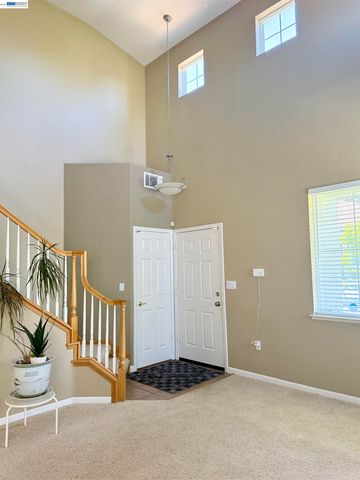 852 Meadow View Dr, Richmond, CA 94806