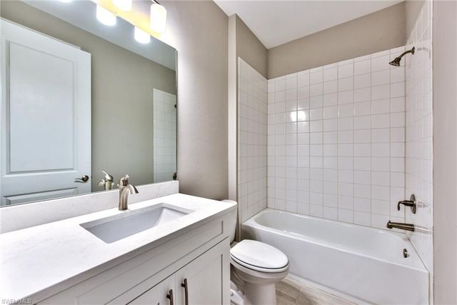 2091 Grove DR, Naples, FL 34120