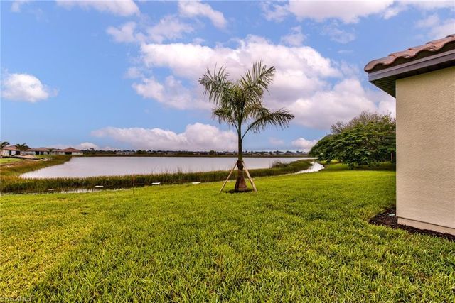 2091 Grove DR, Naples, FL 34120