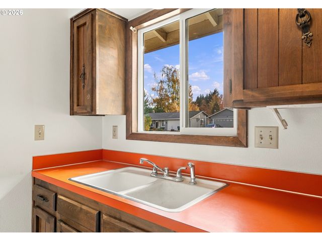4077 PENTICTON Cir Ne, Salem, OR 97305