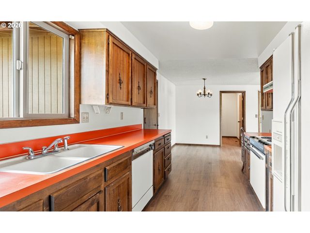 4077 PENTICTON Cir Ne, Salem, OR 97305