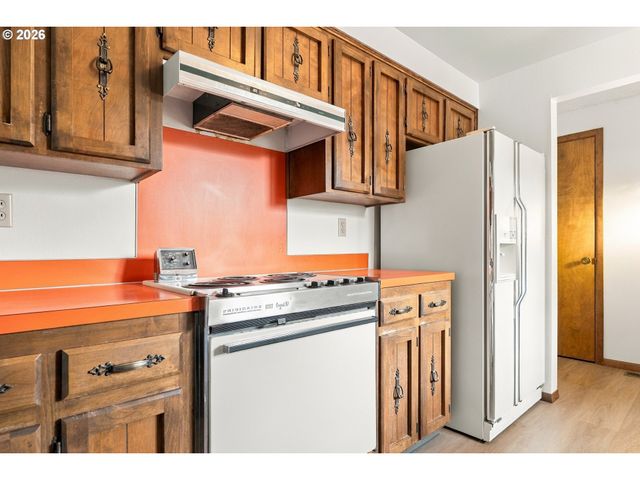 4077 PENTICTON Cir Ne, Salem, OR 97305
