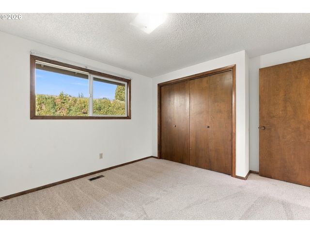 4077 PENTICTON Cir Ne, Salem, OR 97305