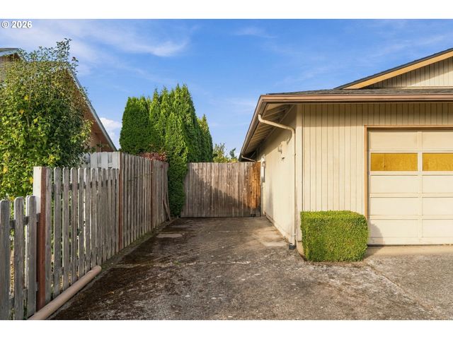 4077 PENTICTON Cir Ne, Salem, OR 97305