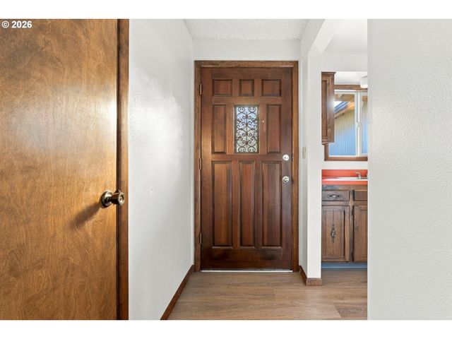 4077 PENTICTON Cir Ne, Salem, OR 97305