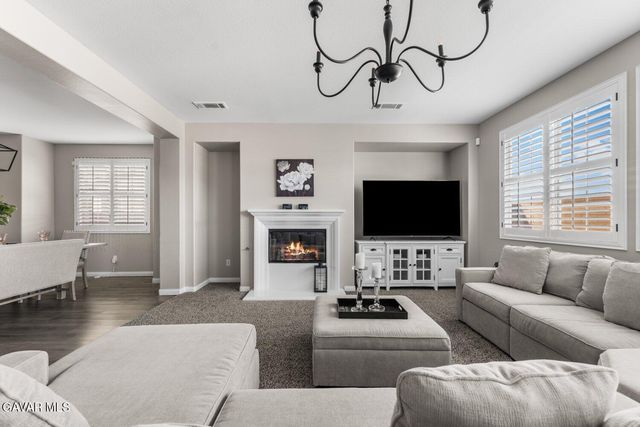 1242 Wellington Drive, Palmdale, CA 93551