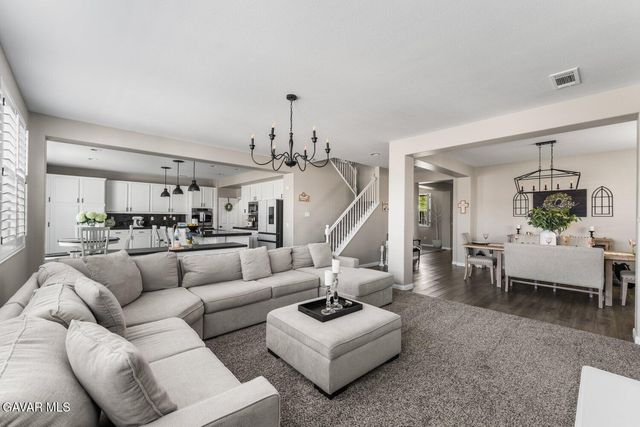 1242 Wellington Drive, Palmdale, CA 93551