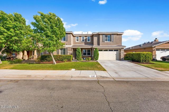 1242 Wellington Drive, Palmdale, CA 93551