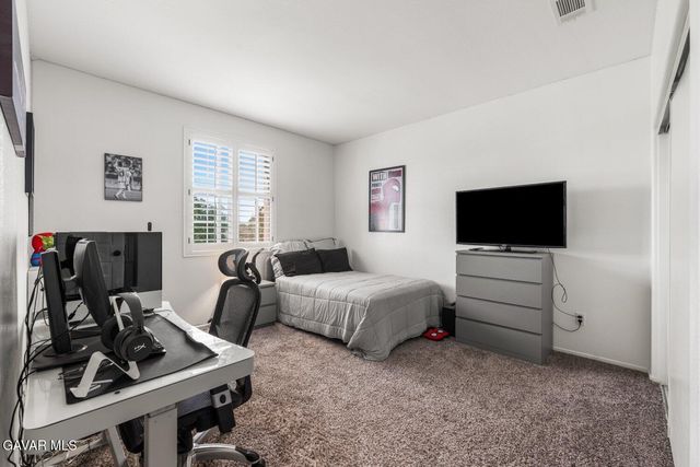 1242 Wellington Drive, Palmdale, CA 93551
