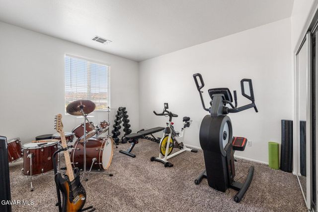 1242 Wellington Drive, Palmdale, CA 93551