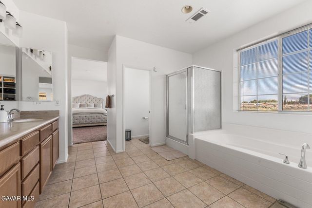 1242 Wellington Drive, Palmdale, CA 93551