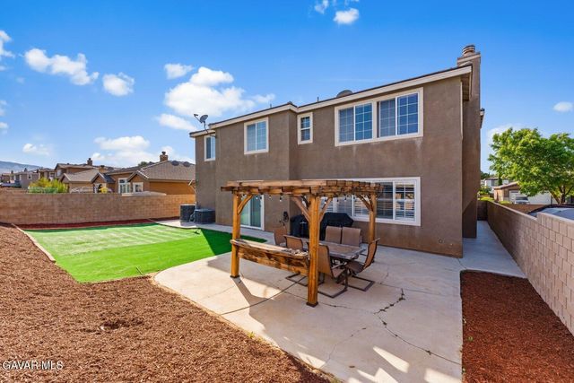 1242 Wellington Drive, Palmdale, CA 93551