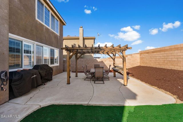 1242 Wellington Drive, Palmdale, CA 93551