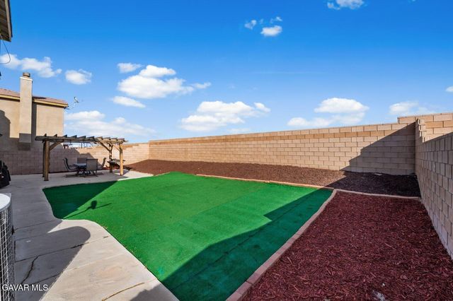 1242 Wellington Drive, Palmdale, CA 93551