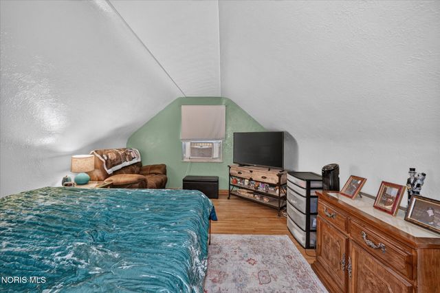 426 S Berlin Avenue, Oregon, OH 43616