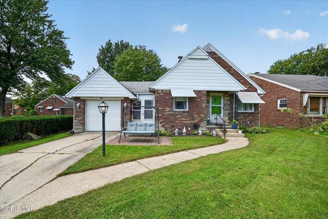 426 S Berlin Avenue, Oregon, OH 43616