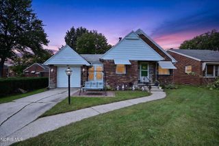 426 S Berlin Avenue, Oregon, OH 43616