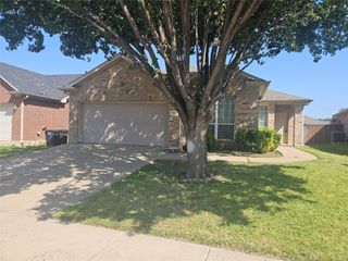 2613 Evening Shade Drive, Fort Worth, TX 76131