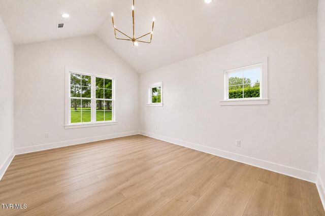 2040 Carsons Way, Piney Flats, TN 37686