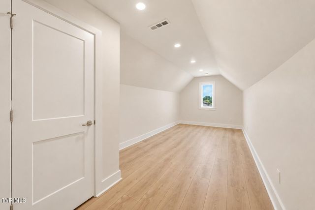 2040 Carsons Way, Piney Flats, TN 37686
