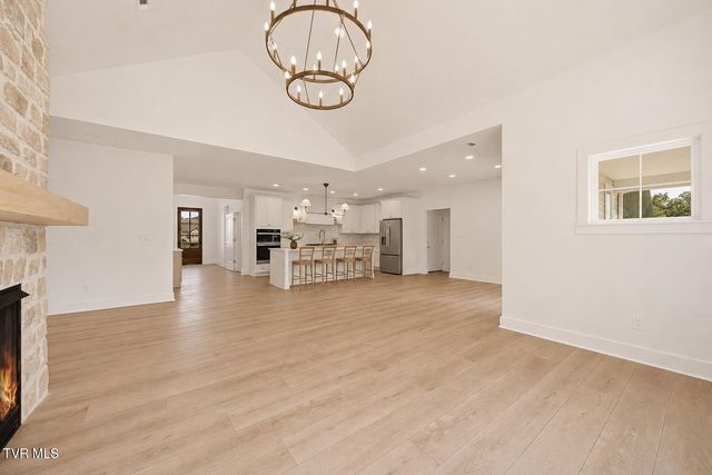 2040 Carsons Way, Piney Flats, TN 37686