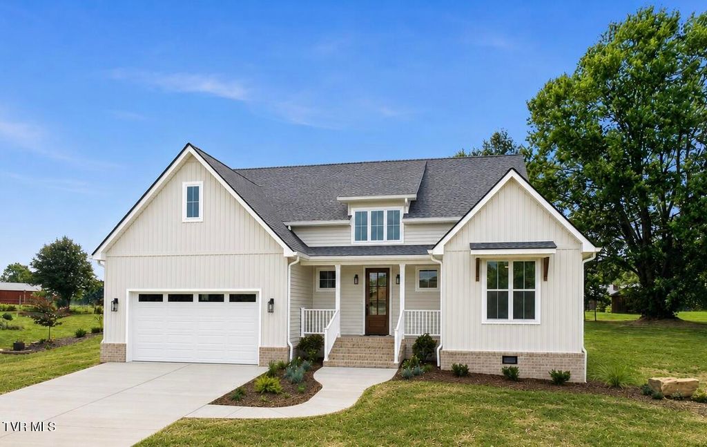 2040 Carsons Way, Piney Flats, TN 37686