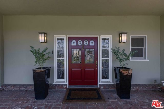 2059 Kenilworth Avenue, Los Angeles, CA 90039