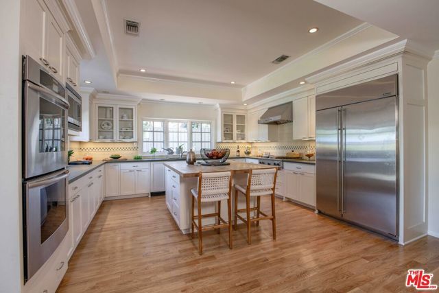 2059 Kenilworth Avenue, Los Angeles, CA 90039